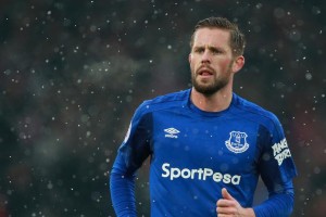 乐鱼-火箭继续强势，杜兰特低迷仍保持连胜势头，杜兰特vs火箭集锦